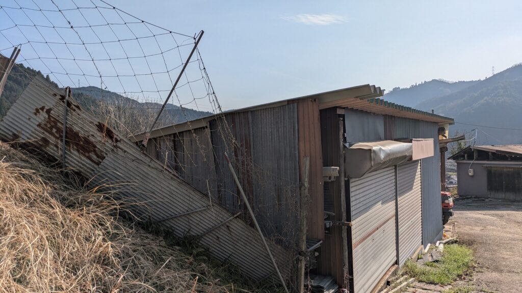 桜と西粟倉村の春の風景
