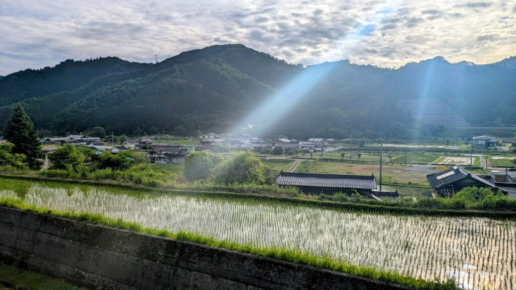 西粟倉村役場 総務企画課